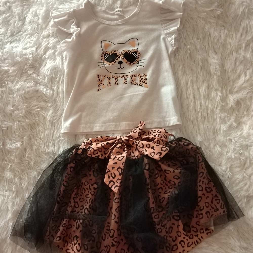 10/$40 SHEIN Girl's 2pc. Outfit